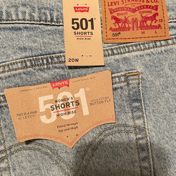 Levi's Women's Denim 501 Button Up Shorts, NWT Size 20 Women's, Plus Size - Picture 5 of 6
